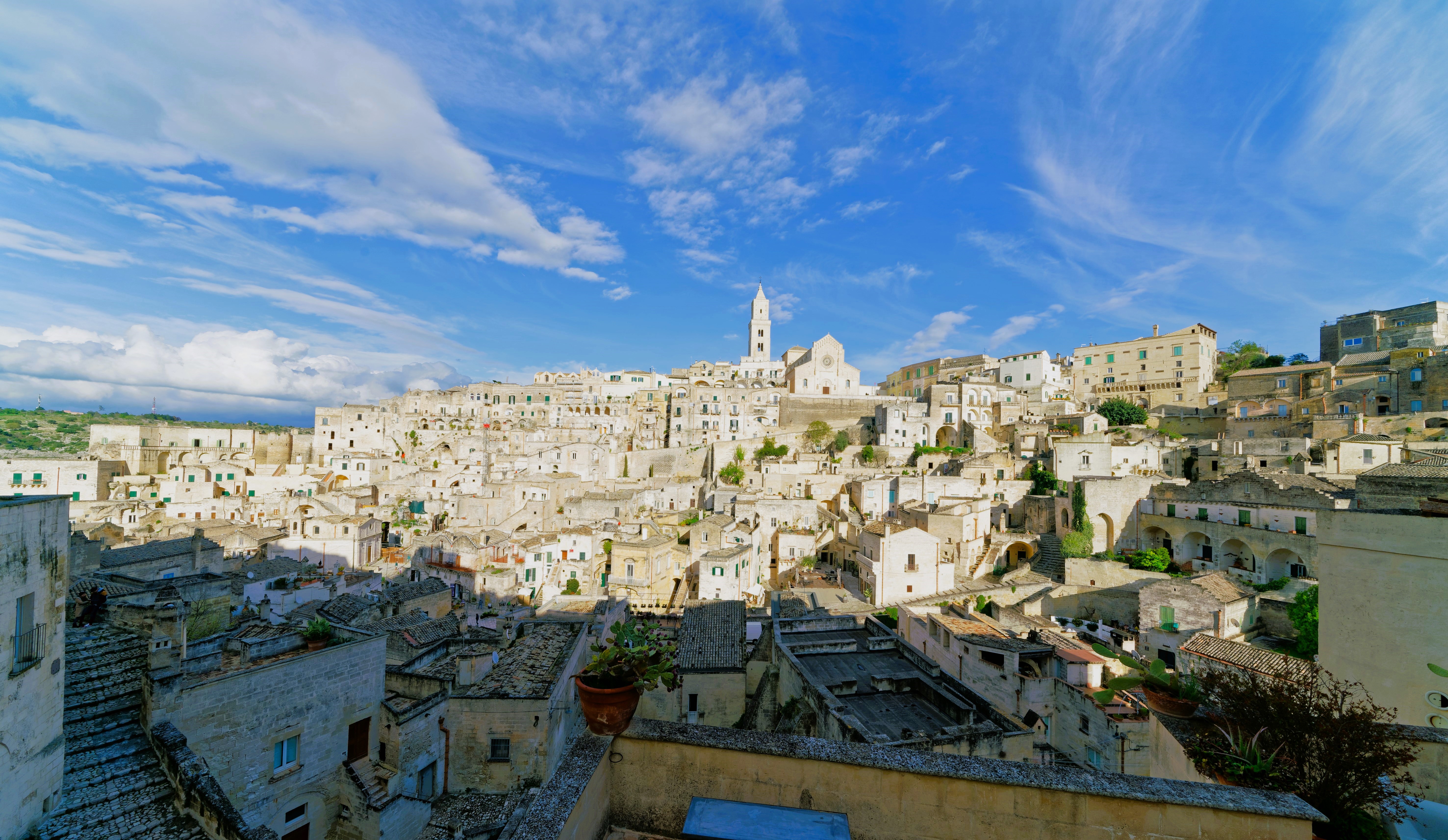 cosa vedere a matera in un giorno - Uno scorcio suggestivo delle case storiche in pietra a Matera
