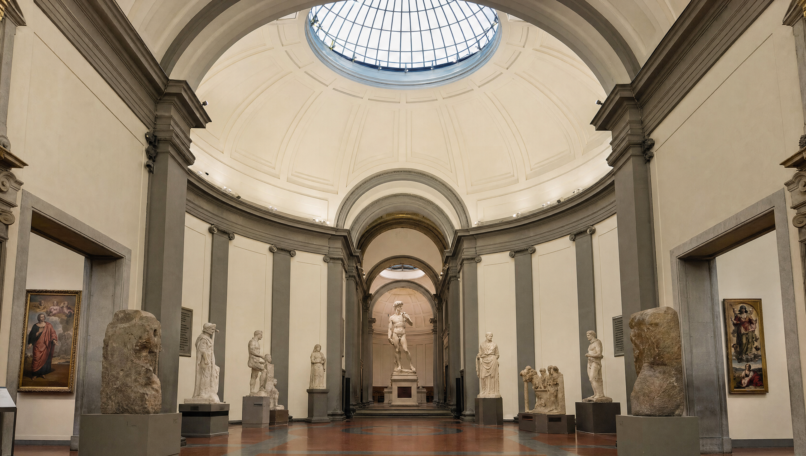 David di Michelangelo a Firenze - La statua monumentale nella Tribuna dell'Accademia