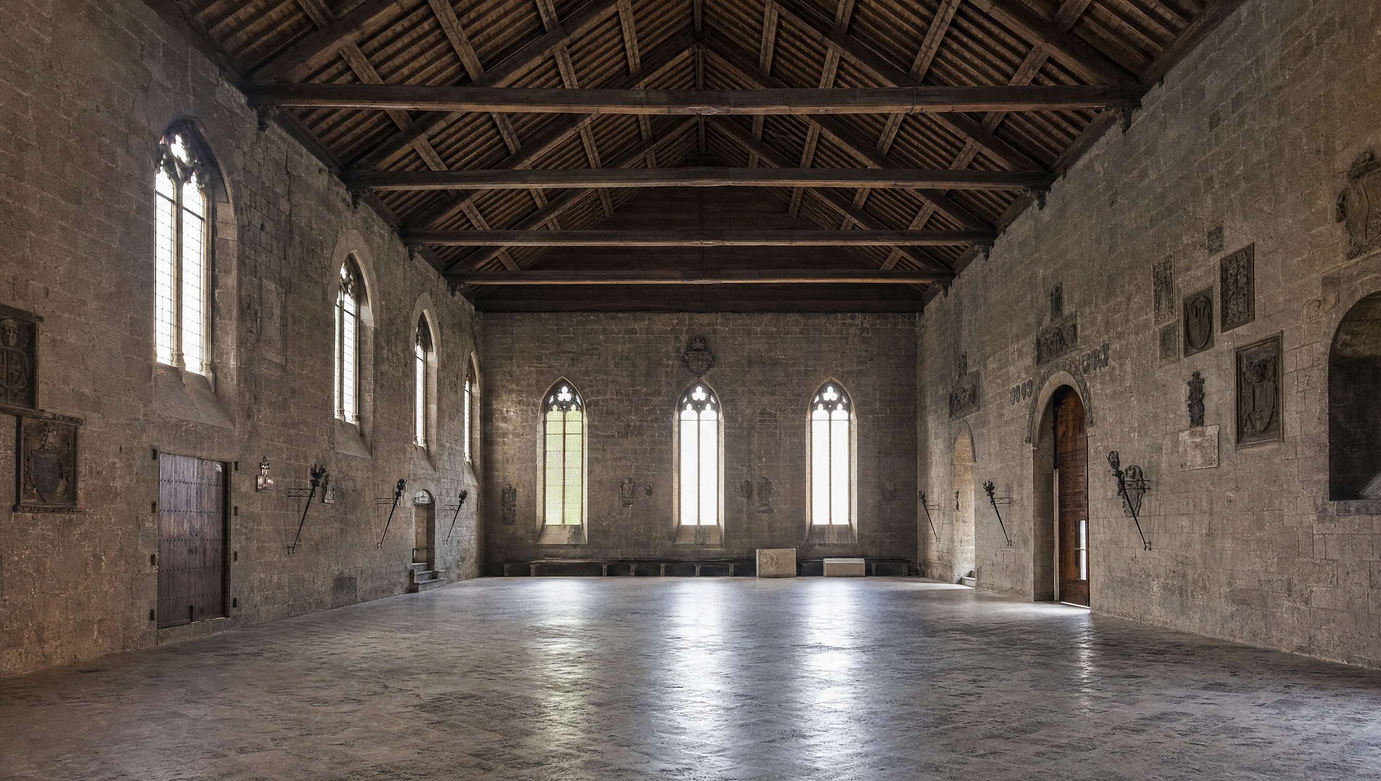 Palazzo dei Papi a Viterbo - La grandiosa Loggia delle Benedizioni e la piazza San Lorenzo