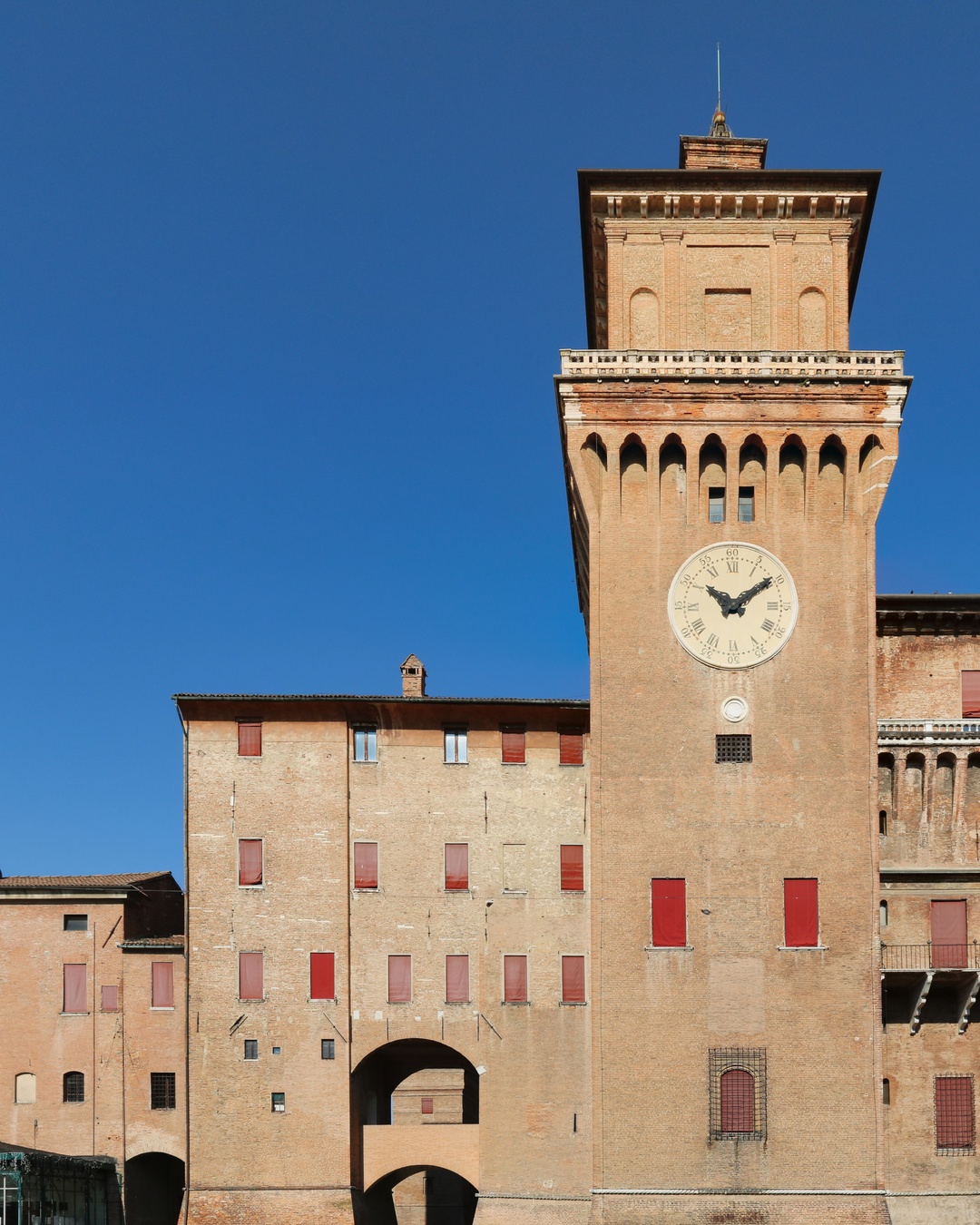 Cosa vedere a Ferrara in un giorno: itinerario a piedi e in bicicletta nella città estense